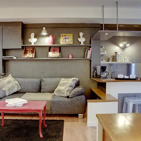 Montmorency Apartment *